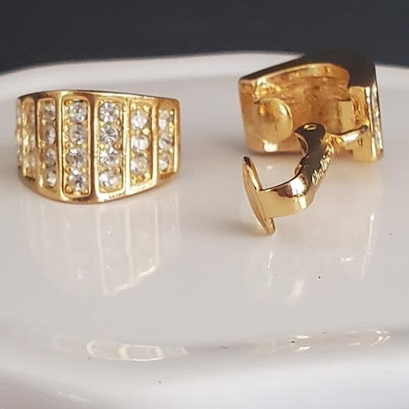 Christian Dior Vintage Gold Plate Rhinestone Pave Clip On Hoop Earrings Chr.Dior - Picture 7 of 7